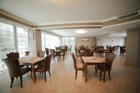 l Plaza - 16