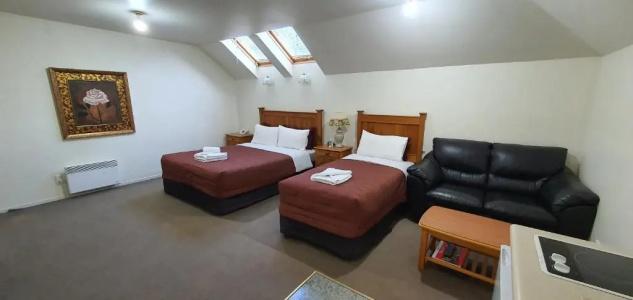 Rosewood Court - 97