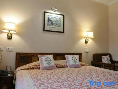 Arya Niwas - 170