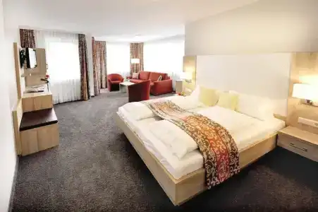 Hellers Twenty Four Ii -24h-Check-In- - 52