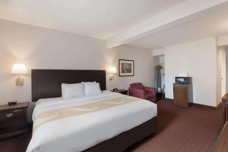 Quality Inn Grand Suites Bellingham - 57