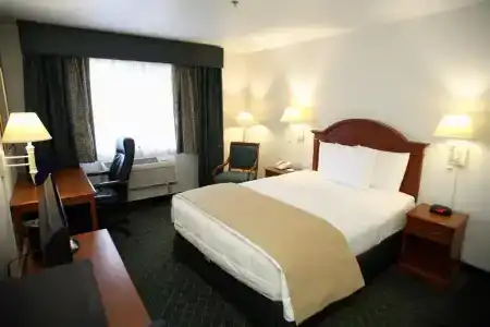 Baymont INN & Suites by Wyndham - 34