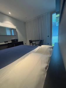 Blue Shades ApartHotel - 80
