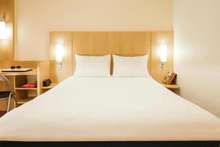 ibis Versailles Château - 27
