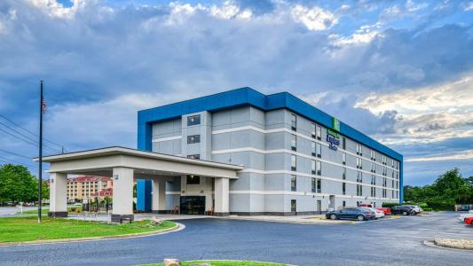 Holiday Inn Express & Suites, An Ihg - 40