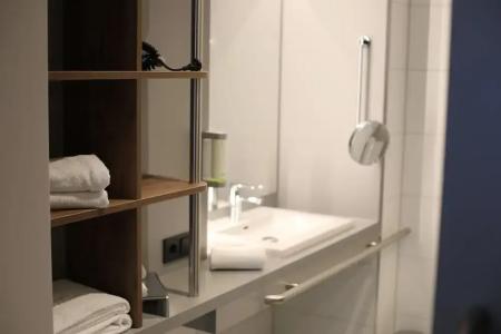 Includio - 43