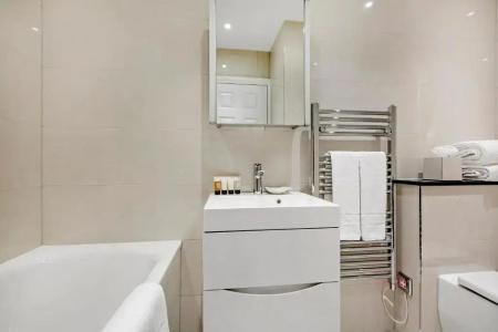 Queensgate Court - 80
