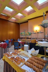 Plaza - 14