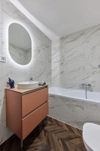 The Amberlyn Suite - 72