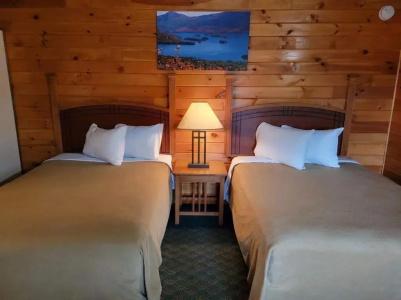 Lake Crest Inn - 83