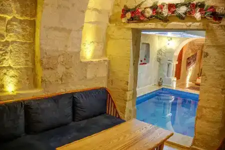 Calypso Cave Suites - 19
