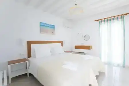 Cyclades Studios - 102