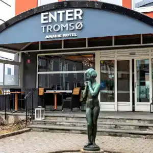 Enter Amalie - 0