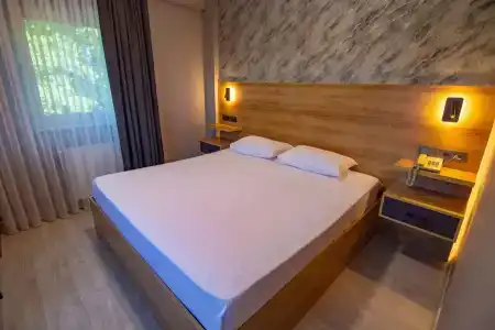 Sandal Otel - 35