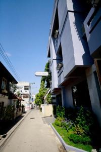 Alley - 21