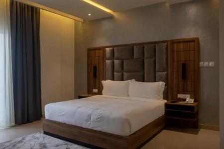 The Plaza & Resort - 94