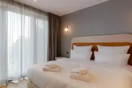Fourty Three Luxury Serviced - 90