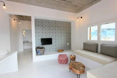 Mesanto Luxury Suites - 105