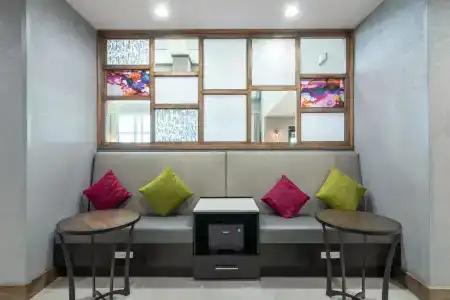 Hampton Inn & Suites Dallas East - 13