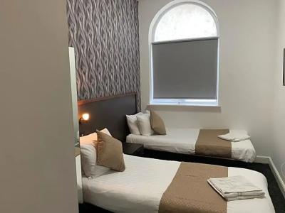 Trivelles - Manchester - Cross Lane - 46