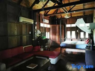 Ruen Thai Rim Haad - 60