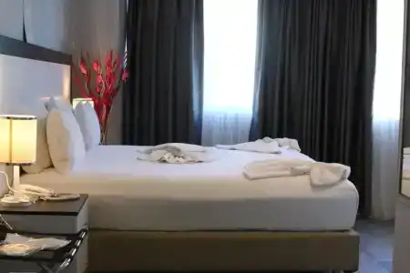 Eva Otel - 36