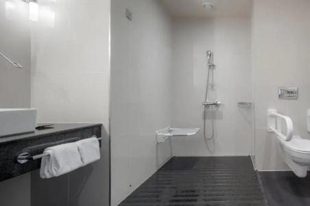 DoubleTree by Hilton Bratislava - 47