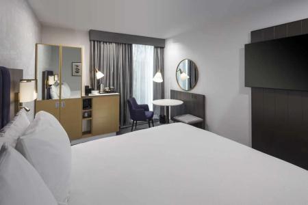 DoubleTree by Hilton Manchester Piccadilly - 44
