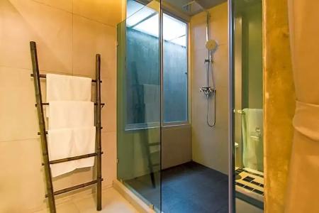 Kroque Boutique & Bistro - 34