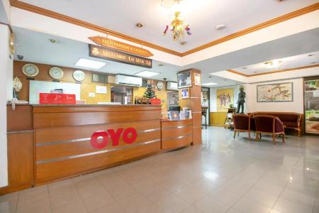 Vaccinated Staff - Oyo 75385 Win Long - 1