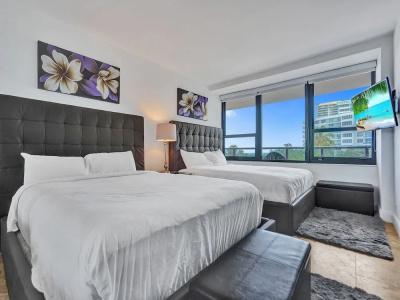The Alexander All Suites - 702