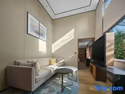 Hilton Garden Inn West Lake - 78