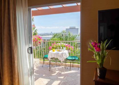 Best Western Plus Sunset Plaza - 22