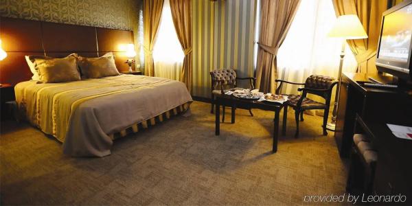 The Life & Spa - 2