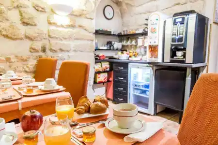 Austin's Saint Lazare - 11