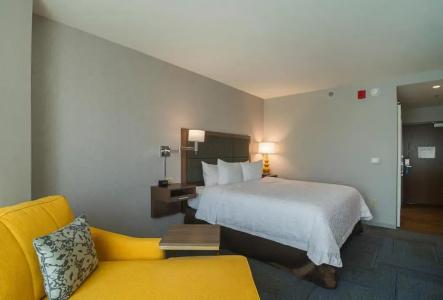 Hampton Inn Chicago North-Loyola Station, Il - 61