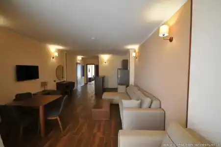 Corner Inn - 99