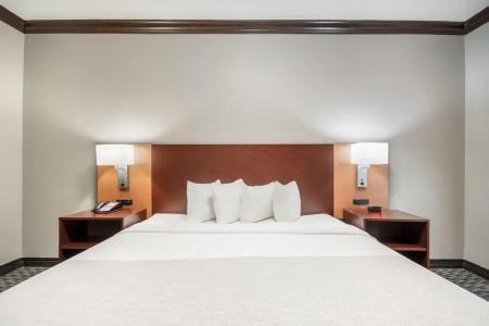 Hawthorn Suites by Wyndham - 56