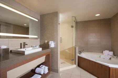 The Broadway - a DoubleTree by Hilton - 69