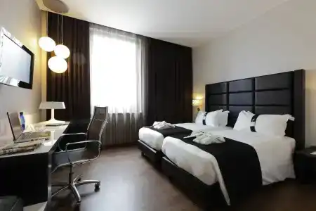 Holiday Inn Genoa City, An Ihg - 55