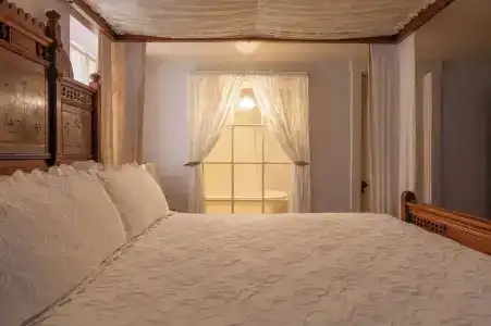 Martine Inn - 21
