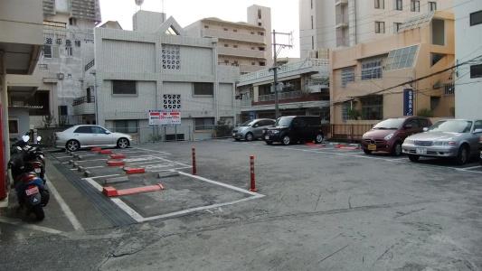 Kokusai Plaza (Kokusai-Dori) - 9