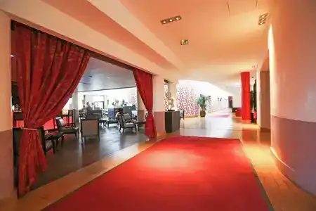 Golden Tulip Villa Massalia - 12