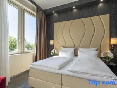 Plaza Schwerin; Sure Collection By Best Western - 144