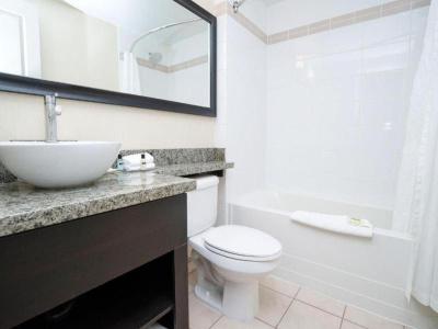 Sandman & Suites West - 49