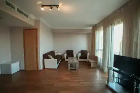 l Plaza - 33