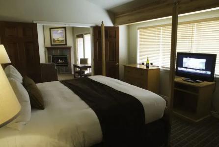 Pine Ridge Inn - 83