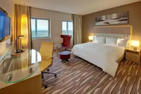 Hilton Frankfurt Airport - 30