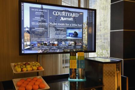 Courtyard by Marriott Düsseldorf Seestern - 9