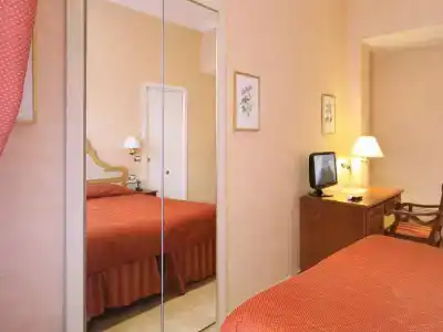 Roman Terrace - 41